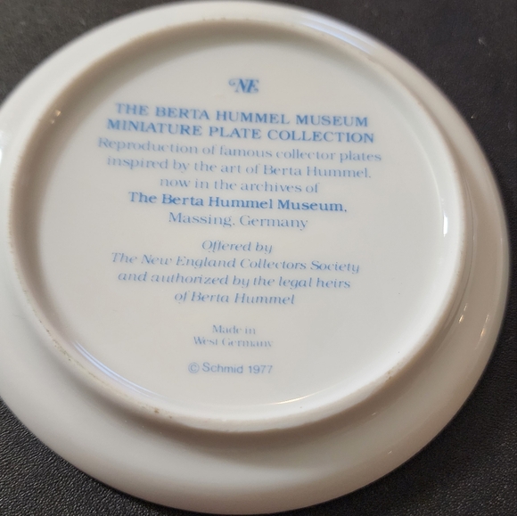 Berta Hummel plates - Picture 4 of 5